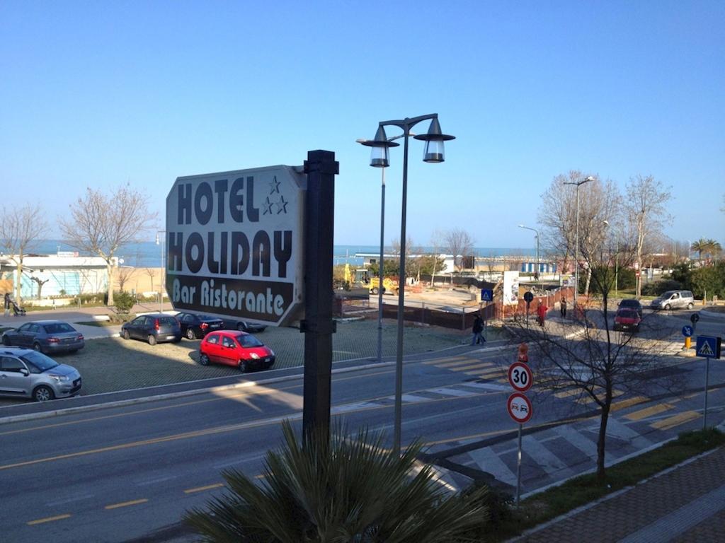 Hotel Holiday Pescara Exterior foto