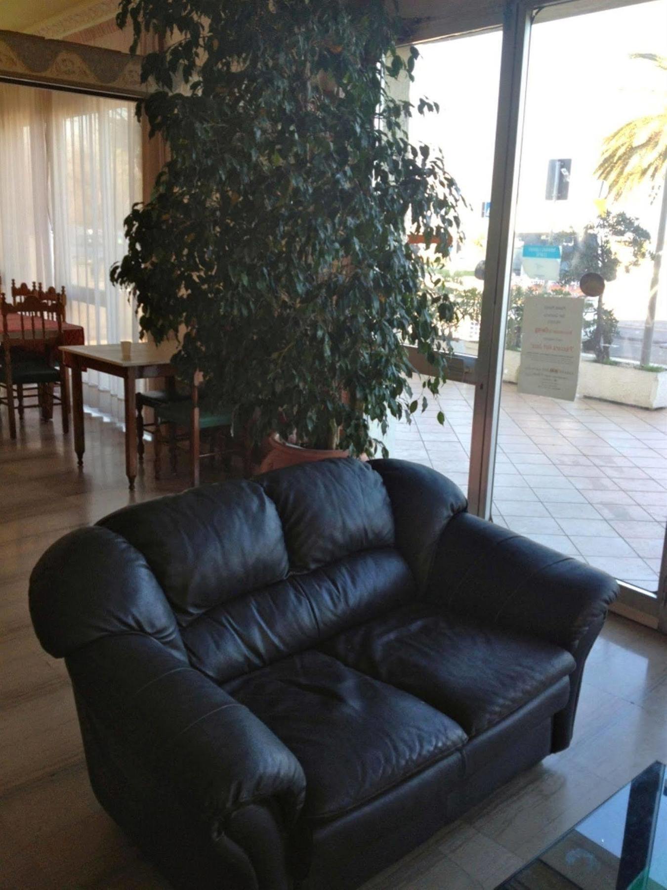 Hotel Holiday Pescara Exterior foto